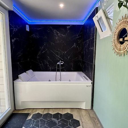 Terre & Mer'Veilles 2, Appartement Avec Spa Pour 2 Personnes Favieres  Экстерьер фото